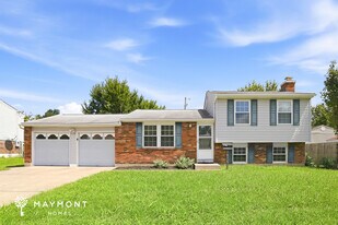 9436 Burgess Dr in Cincinnati, OH - Building Photo