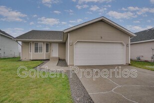 11726 N Stinson Loop in Hayden, ID - Building Photo