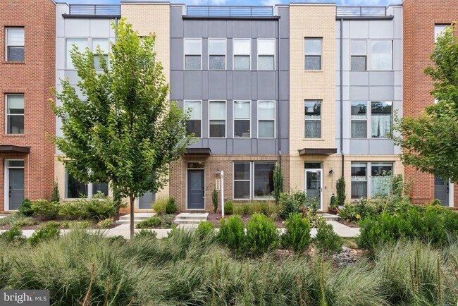 property at 5056 Oakmoore Dr