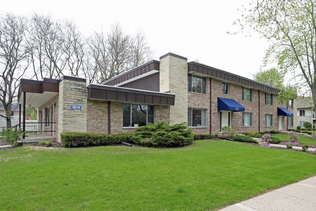 Lake Point Terrace in Madison, WI - Foto de edificio