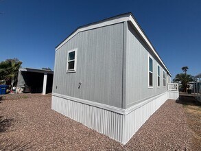 2060 N Center St in Mesa, AZ - Building Photo - Building Photo
