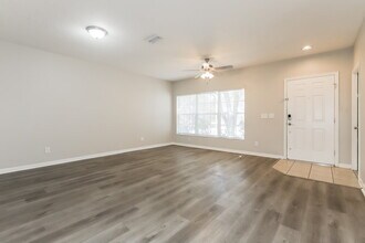 454 Summer Sails Dr in Valrico, FL - Building Photo - Building Photo