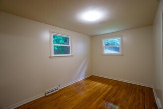 131 Houston Ave in Syracuse, NY - Building Photo - Building Photo