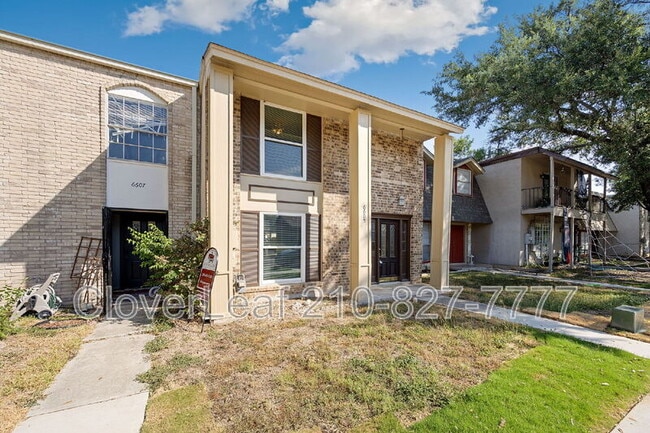 6605 Spring Hurst Dr in San Antonio, TX - Building Photo - Building Photo