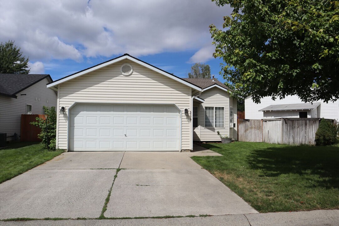 5773 N Morleau Ln in Coeur d'Alene, ID - Foto de edificio