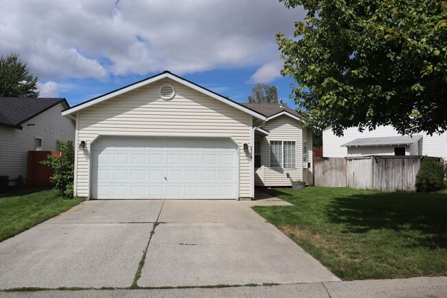 property at 5773 N Morleau Ln