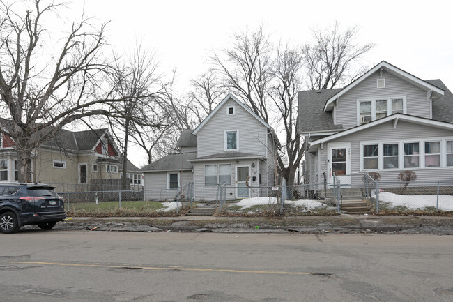 Bluff Park Homes - 328 Cesar Chavez St, Saint Paul, MN Apartments for Rent