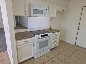 4951 E Fillmore Ave in Fresno, CA - Building Photo - Building Photo