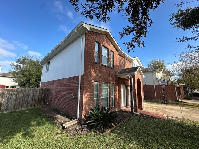16030 Clayton Green Dr in Houston, TX - Building Photo - Building Photo