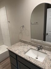 1012 N Plum St in Millsap, TX - Foto de edificio - Building Photo