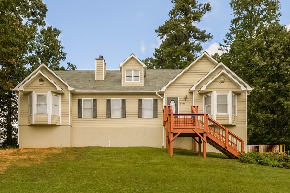 9704 Squirrel Wood Run in Douglasville, GA - Building Photo