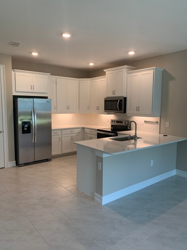 1033 Tranquil Brk Dr in Naples, FL - Building Photo - Building Photo