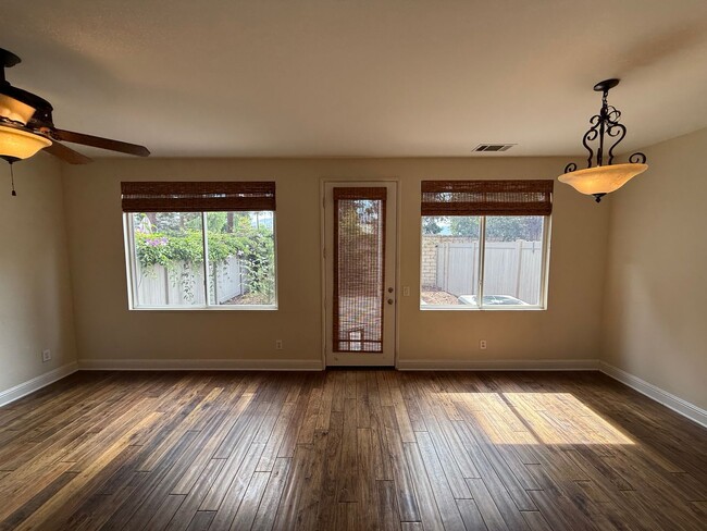 4548 Calle Argolla in Camarillo, CA - Building Photo - Building Photo