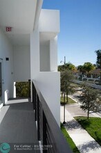 500 Foster Rd in Hallandale Beach, FL - Building Photo - Building Photo