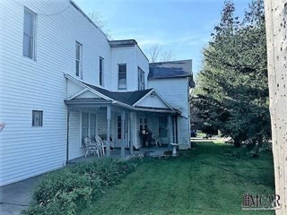 751 W Temperance Rd in Temperance, MI - Building Photo