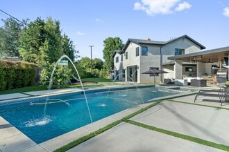 11951 Gladstone Dr in Santa Ana, CA - Building Photo - Building Photo