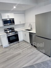 7717-174A 174A Ave NW in Edmonton, AB - Building Photo - Building Photo