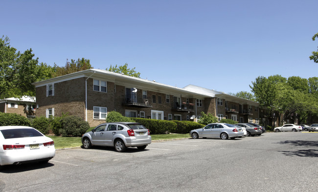 Margate at Edison in Metuchen, NJ - Foto de edificio - Building Photo