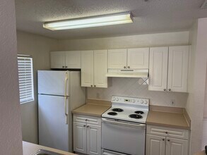 18001 Richmond Pl Dr, Unit 935 in Tampa, FL - Foto de edificio - Building Photo