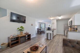 196 Goldenrod in Livingston, TX - Building Photo - Building Photo