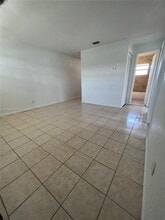 300 NW 5th Terrace in Hallandale Beach, FL - Building Photo - Building Photo