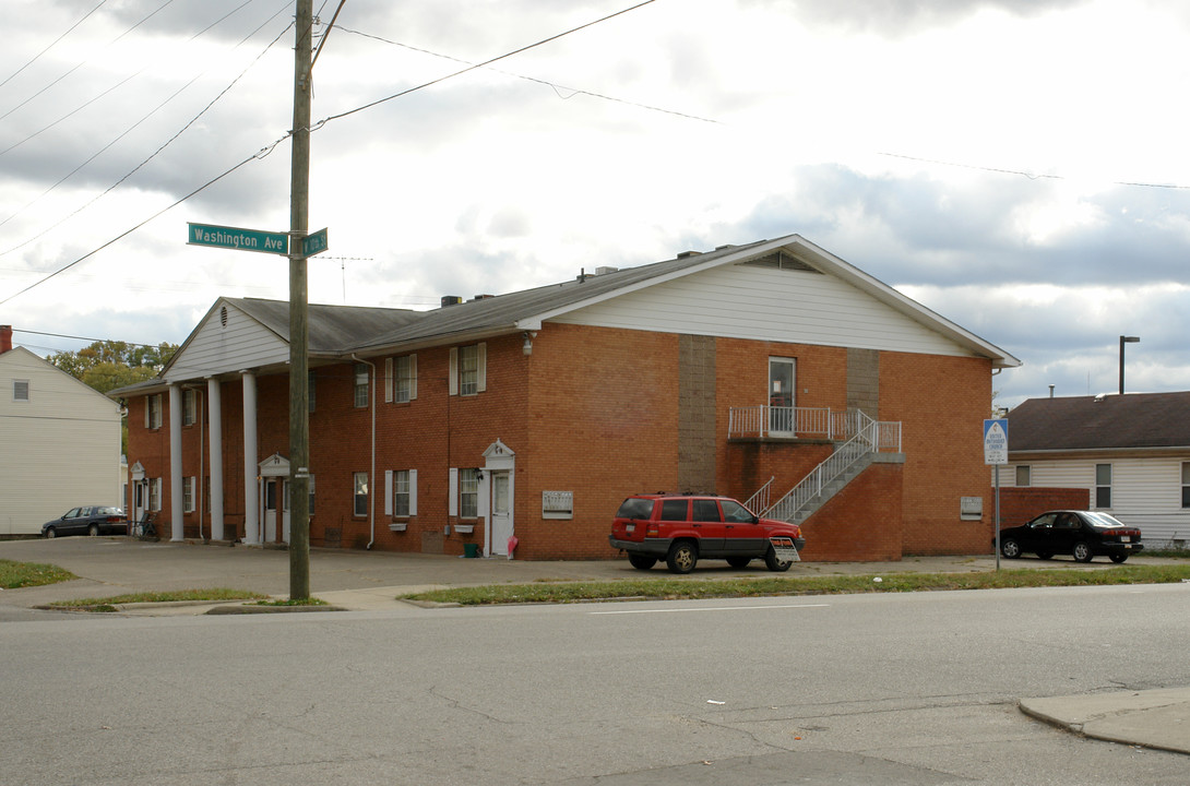 400 10th St W in Huntington, WV - Building Photo