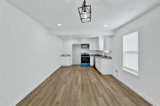 4015 Spring Ave in Dallas, TX - Building Photo - Building Photo