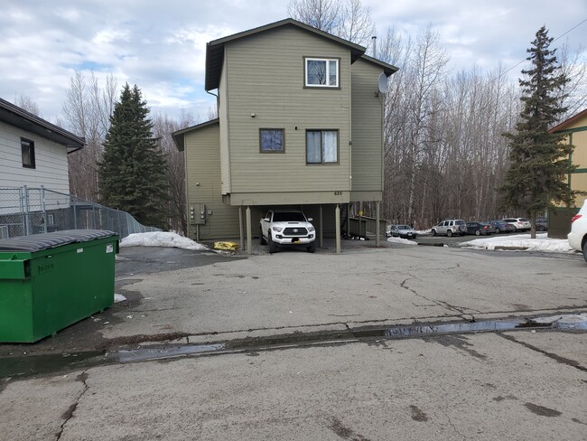 625 E 22nd Ave, Unit #3 in Anchorage, AK - Foto de edificio - Building Photo