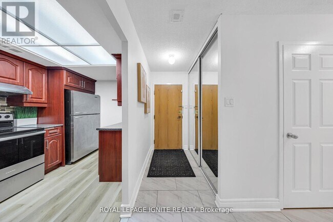 88 Alton Towers Cir in Toronto, ON - Building Photo - Building Photo