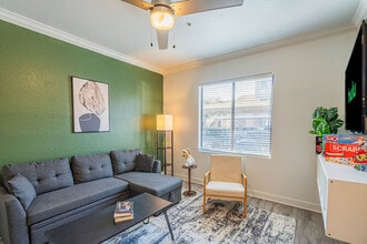 2155 S 55th St in Tempe, AZ - Foto de edificio - Building Photo