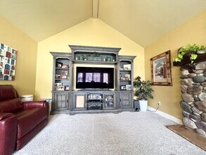 2035 Quartzridge Dr in Sandy, UT - Building Photo - Building Photo
