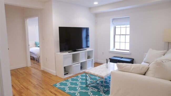 133 Grand St in Hoboken, NJ - Building Photo - Building Photo
