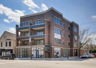 2505 W Carmen Ave, Unit 2B in Chicago, IL - Foto de edificio - Building Photo