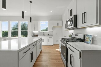 1404 Hamburg St in Dallas, TX - Building Photo - Building Photo