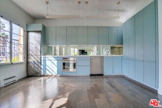 109 N Sycamore Ave in Los Angeles, CA - Foto de edificio - Building Photo