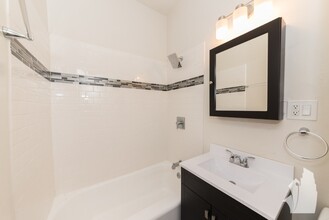 3843 N Greenview Ave, Unit 2 in Chicago, IL - Building Photo - Building Photo