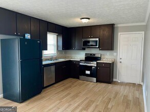 5777 Northfield Dr in Ellenwood, GA - Building Photo - Building Photo