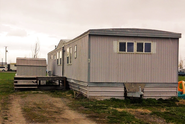 22445 Frontage Rd in Belgrade, MT - Foto de edificio - Building Photo