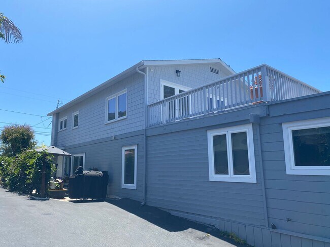 31863 8th Ave, Unit #1 in Laguna Beach, CA - Building Photo - Building Photo