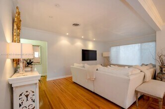 605 Altara Ave in Coral Gables, FL - Foto de edificio - Building Photo