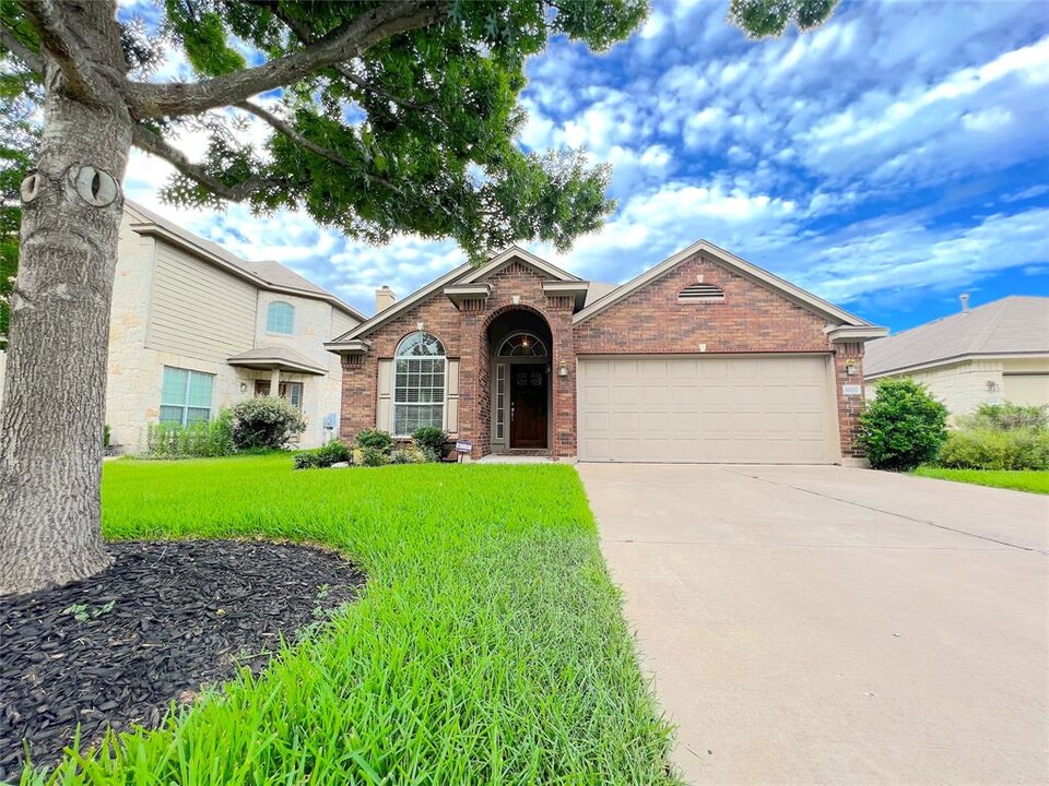 11117 Old Quarry Rd in Austin, TX - Building Photo