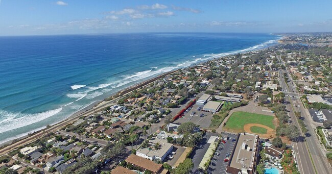 Park Place Apartments in Del Mar, CA - Building Photo - Building Photo