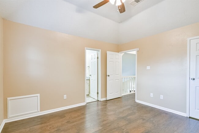5821 Guadalupe Dr in Dickinson, TX - Building Photo - Building Photo