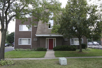 2061 Narcissus Ave in Hanover Park, IL - Building Photo - Building Photo