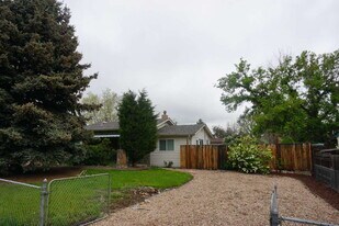 17185 W 8th Pl in Golden, CO - Building Photo