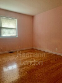 806 Undercliff Dr photo'