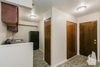 1040 W Hollywood Ave in Chicago, IL - Building Photo - Building Photo