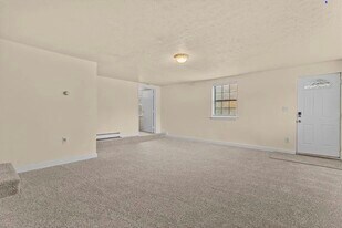333 Groveland St, Unit Unit 3 in Abington, MA - Building Photo