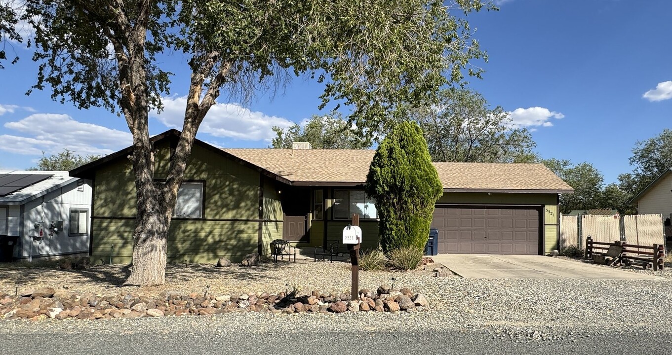 3521 N Castle Dr in Prescott Valley, AZ - Building Photo