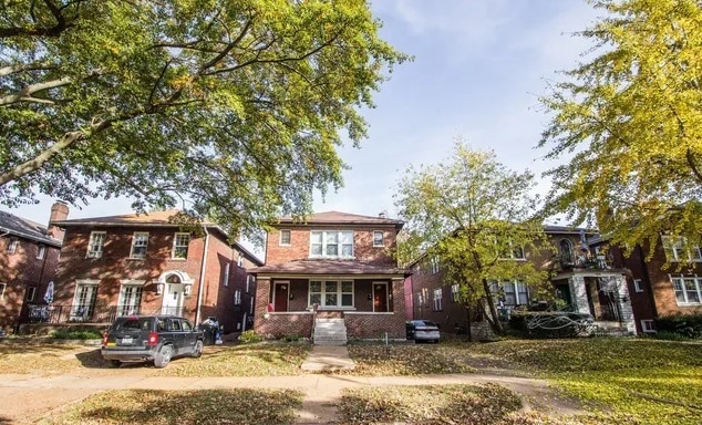 840 Pennsylvania Ave, Unit 1st Floor in University City, MO - Building Photo - Building Photo